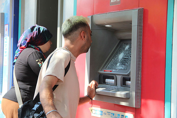 Families with children are given a free 2.300 TL to withdraw from ATMs immediately1