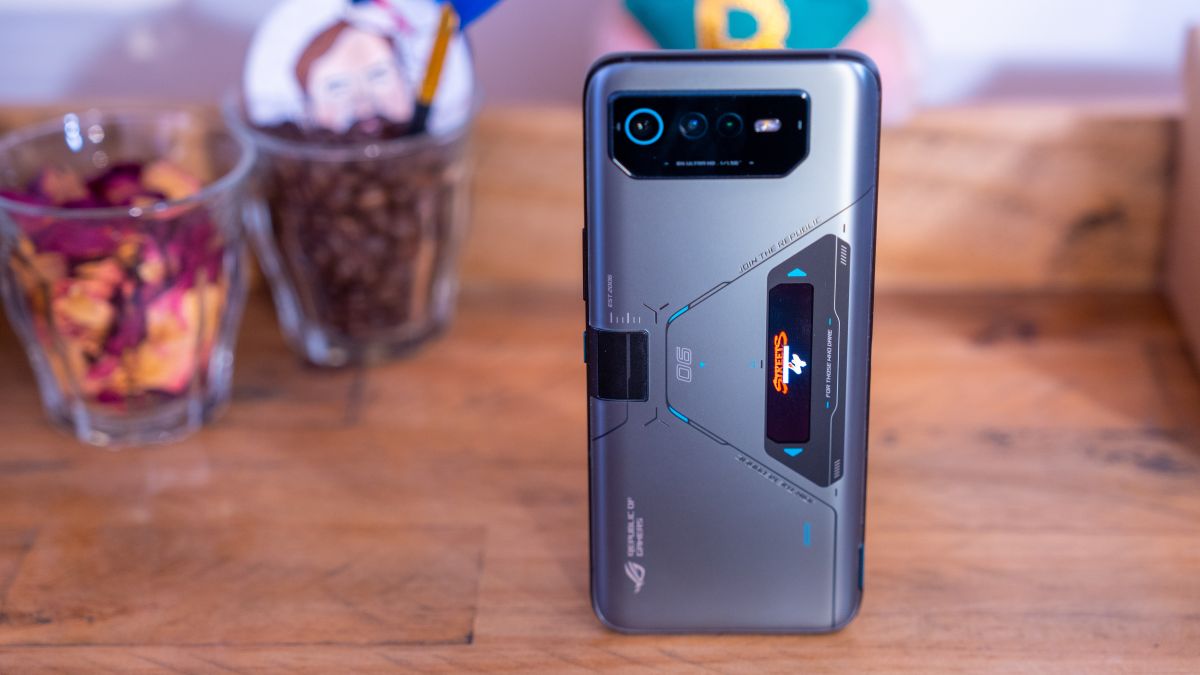 asus-rog-phone-7-icin-piyasaya-cikis-tarihini-acikladi