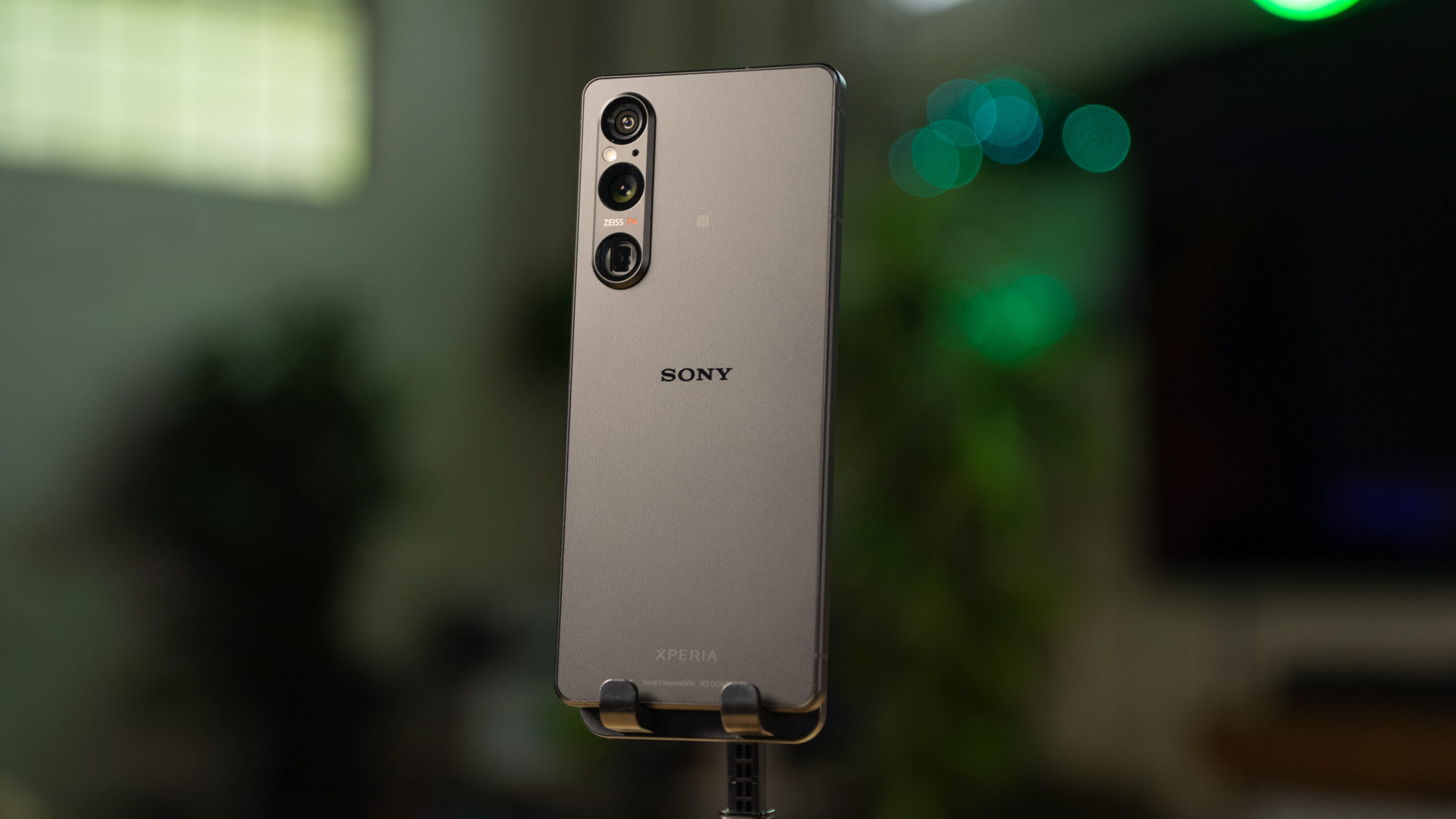 sony-xperia-1-v-piyasaya-suruldu